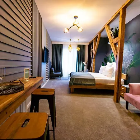 Rabbit Hole Bed & Breakfast Sibiu Exterior photo