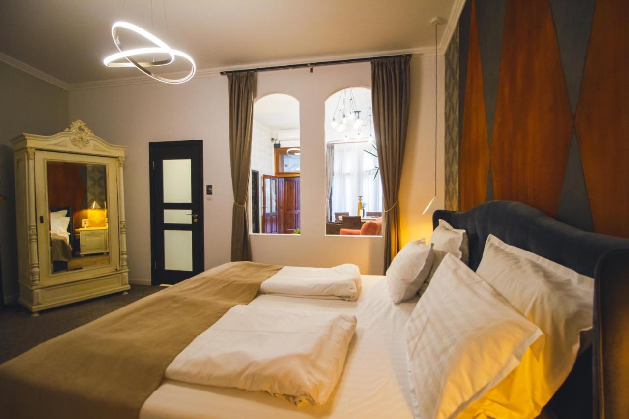 Rabbit Hole Bed & Breakfast Sibiu