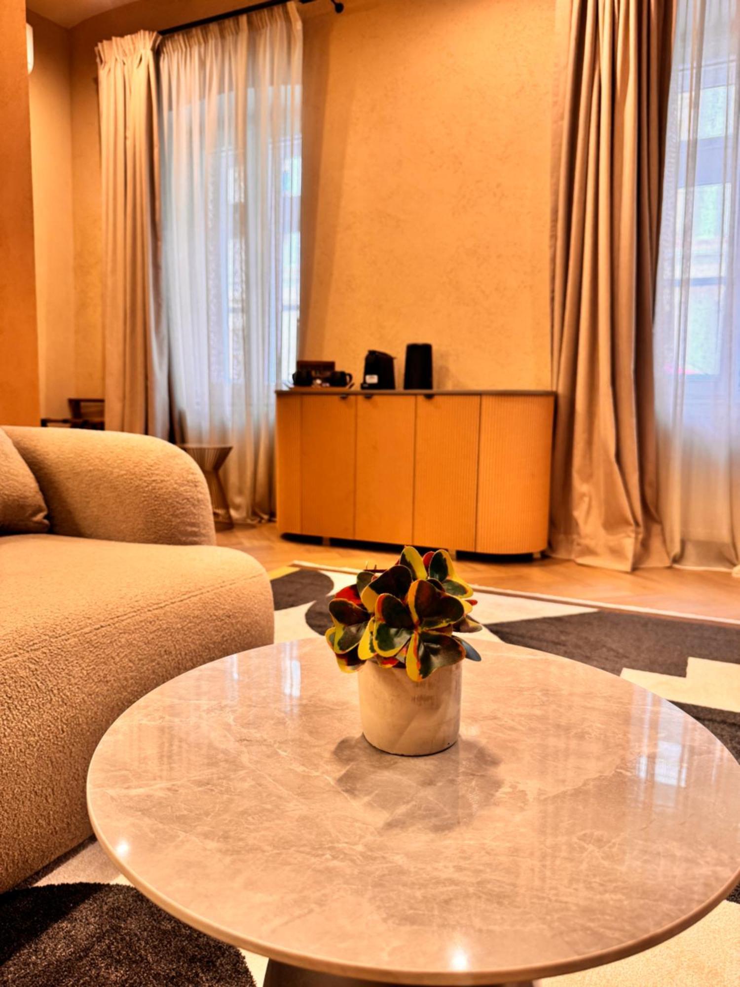 Rabbit Hole Bed & Breakfast Sibiu