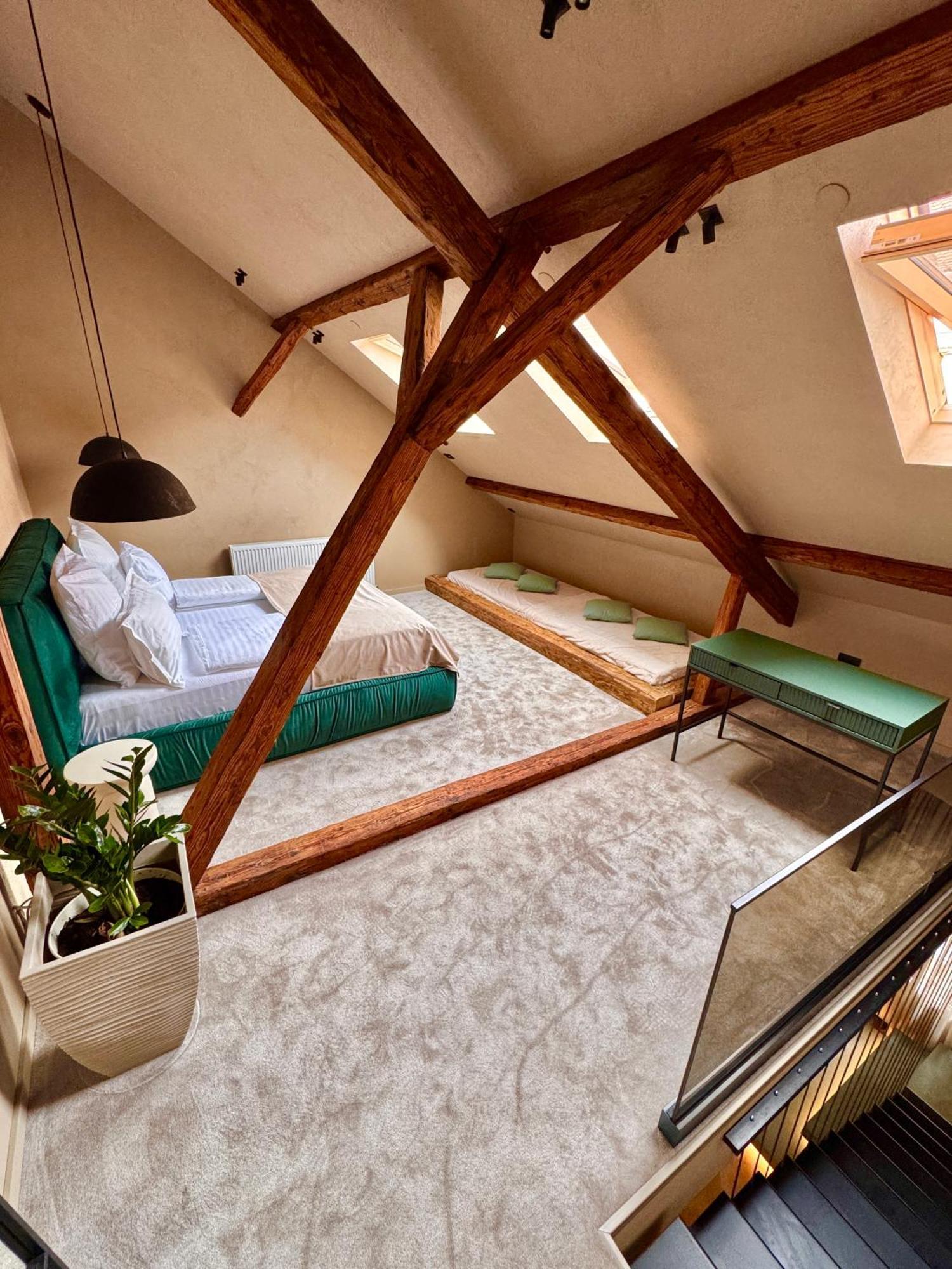 Rabbit Hole Bed & Breakfast Sibiu